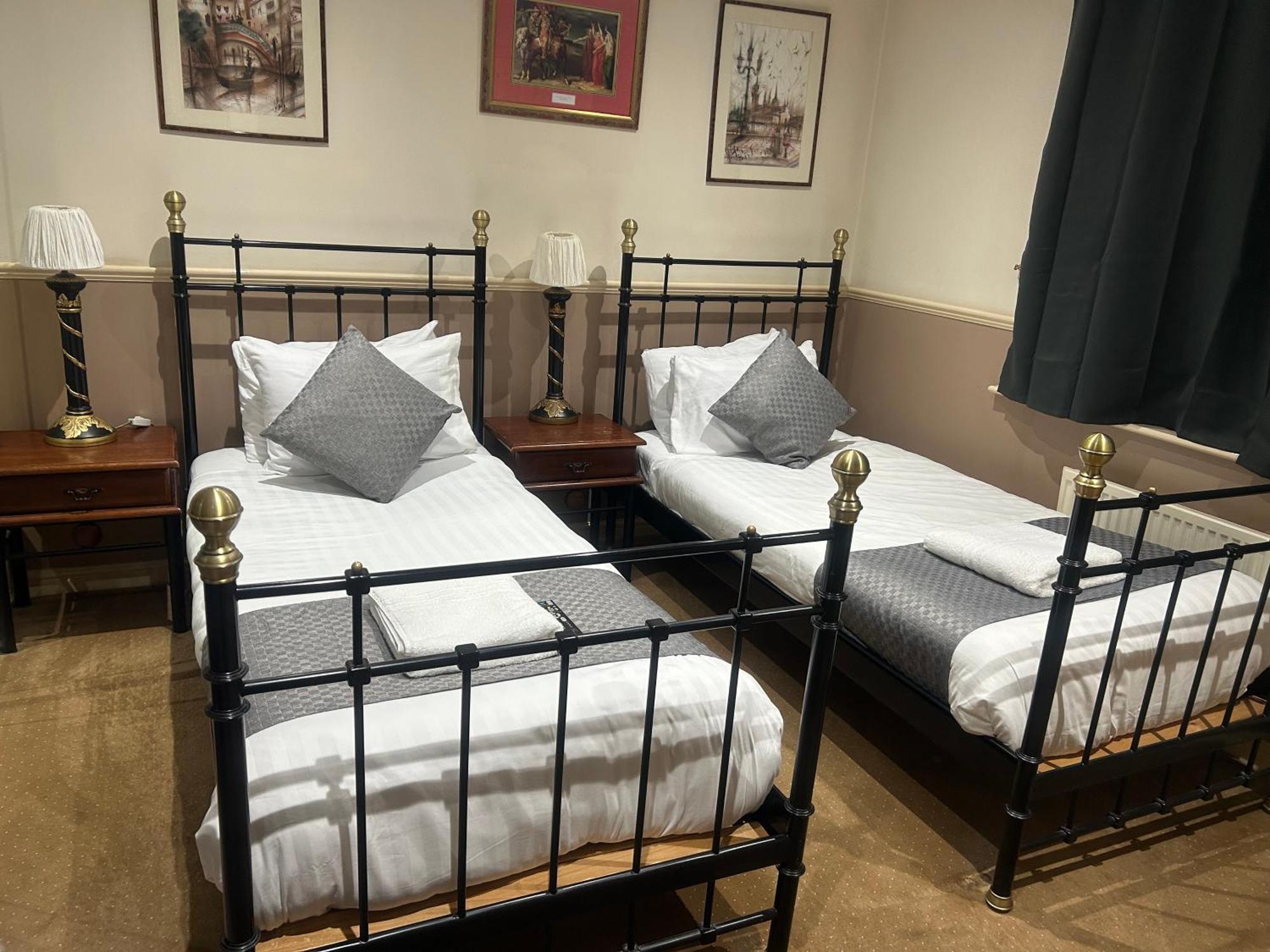 Arden Guest House B&B - Nec Birmingham - Birmingham Airport บิกเกนฮิลล์ ภายนอก รูปภาพ